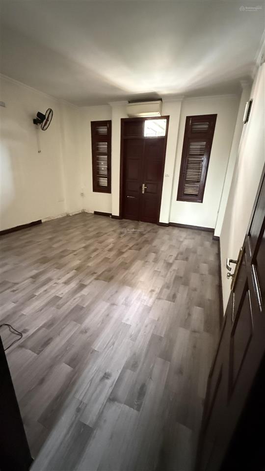 Cho thuê nhà riêng ở ngõ 285 khuất duy tiến, 30 triệu vnd, 70m2, ngõ 2 ô tô tránh nhau!