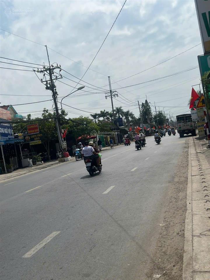 Chính chủ cho thuê nhà nguyên căn mặt tiền chợ đại phước, cách phà cát lái 2km, khu dân cư đông đúc
