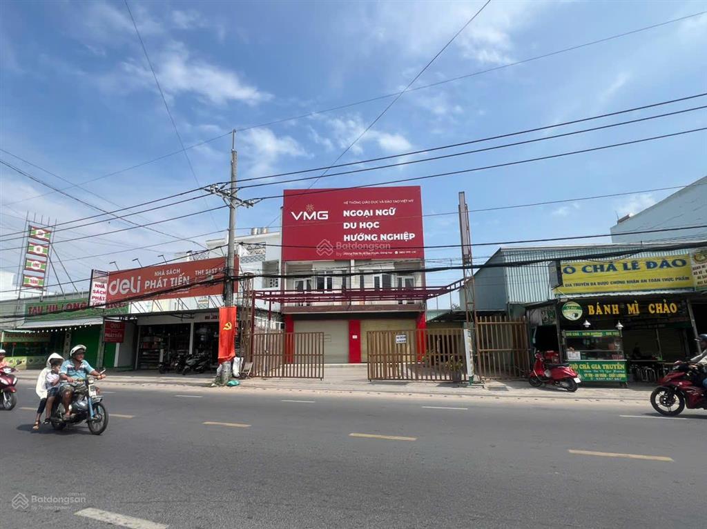 Chính chủ cho thuê nhà nguyên căn mặt tiền chợ đại phước, cách phà cát lái 2km, khu dân cư đông đúc