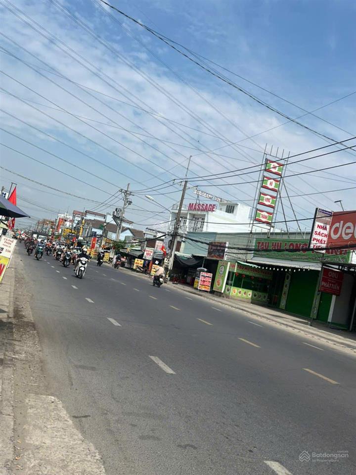 Chính chủ cho thuê nhà nguyên căn mặt tiền chợ đại phước, cách phà cát lái 2km, khu dân cư đông đúc