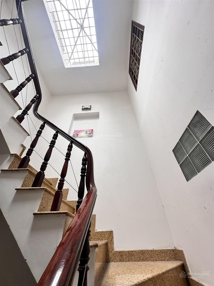 15,5 tỷ . sở hữu ngay nhà 4 tầng , sát mt  trần đình xu q.1