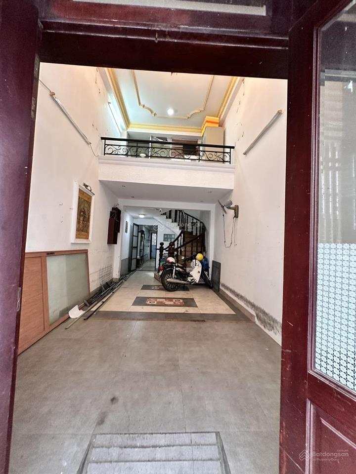 15,5 tỷ . sở hữu ngay nhà 4 tầng , sát mt  trần đình xu q.1