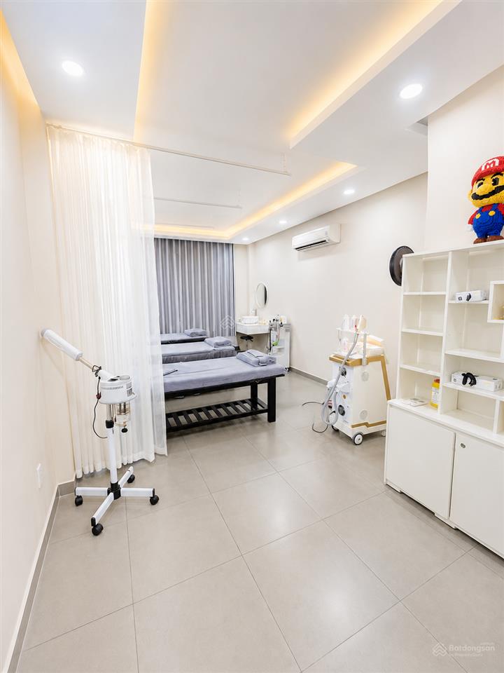 Giảm hơn 5 tỷ. toà nhà mt trịnh đình trọng  hđ thuê 110 triệu /tháng chỉ 39,9 tỷ.