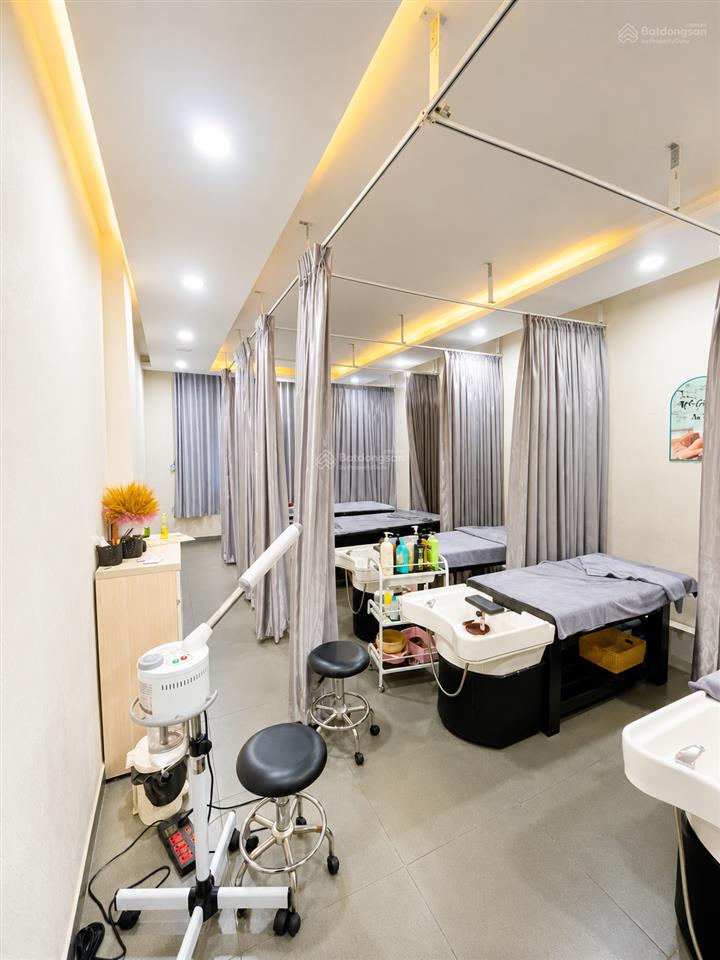 Giảm hơn 5 tỷ. toà nhà mt trịnh đình trọng  hđ thuê 110 triệu /tháng chỉ 39,9 tỷ.