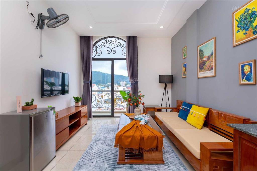 Căn hộ 1 phòng ngủ riêng (70m2) full nội thất