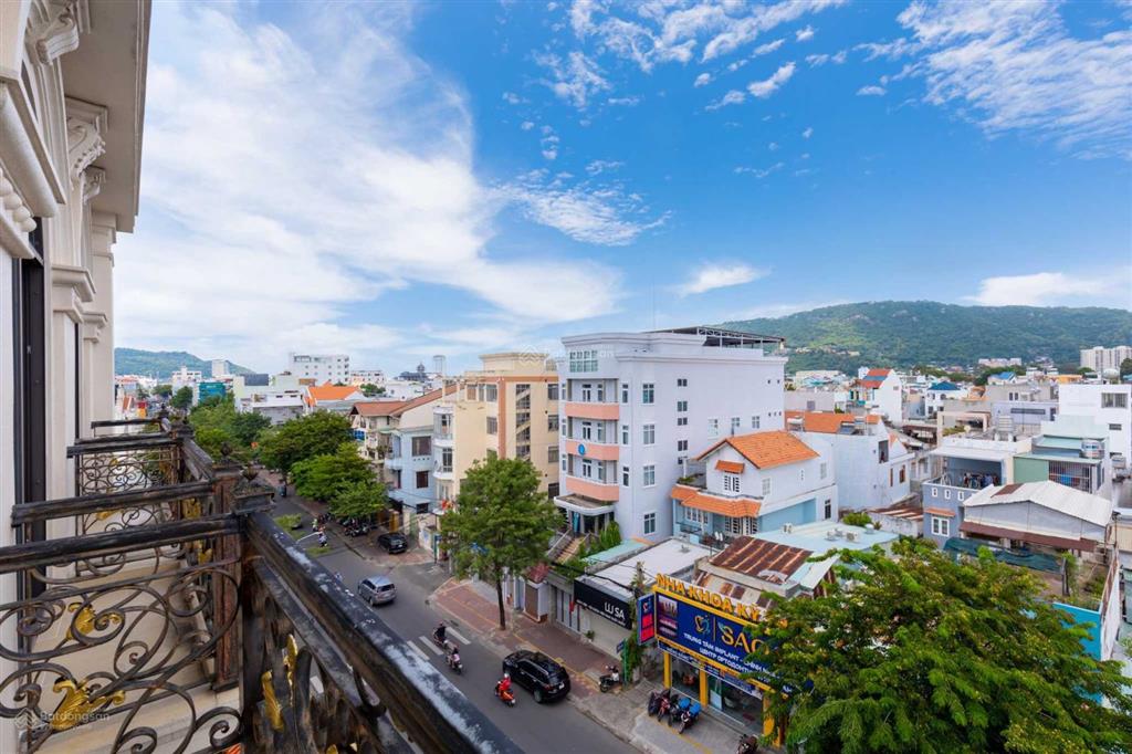 Căn hộ 1 phòng ngủ riêng (70m2) full nội thất