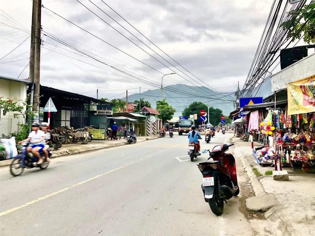 Giảm mạnh 200triêụ  còn 2tỷ850. mặt đường hương lộ 39.  0333 039 ***
