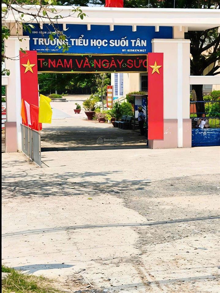 Giá ngợp bank 1tỷ350 gần khu công nghiệp suối tân, cam lâm.  0333 039 ***