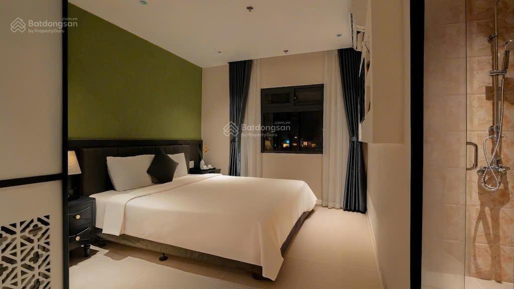 Bán khách sạn trung tâm phố tây nha trang  mặt tiền nguyễn thị minh khai  dòng tiền 120tr/tháng