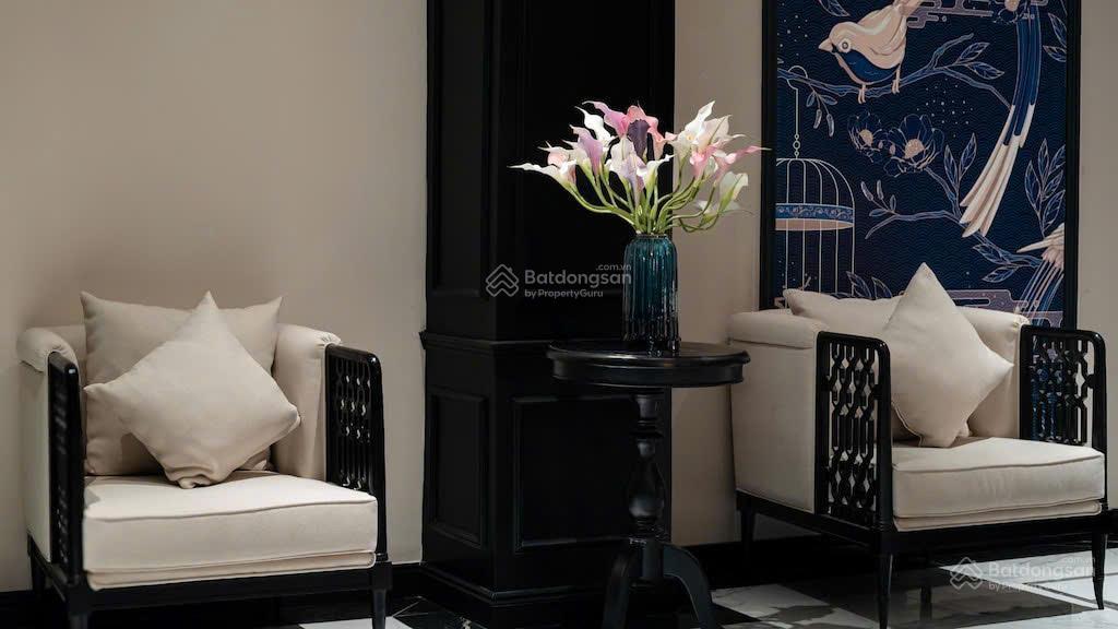 Bán khách sạn trung tâm phố tây nha trang  mặt tiền nguyễn thị minh khai  dòng tiền 120tr/tháng