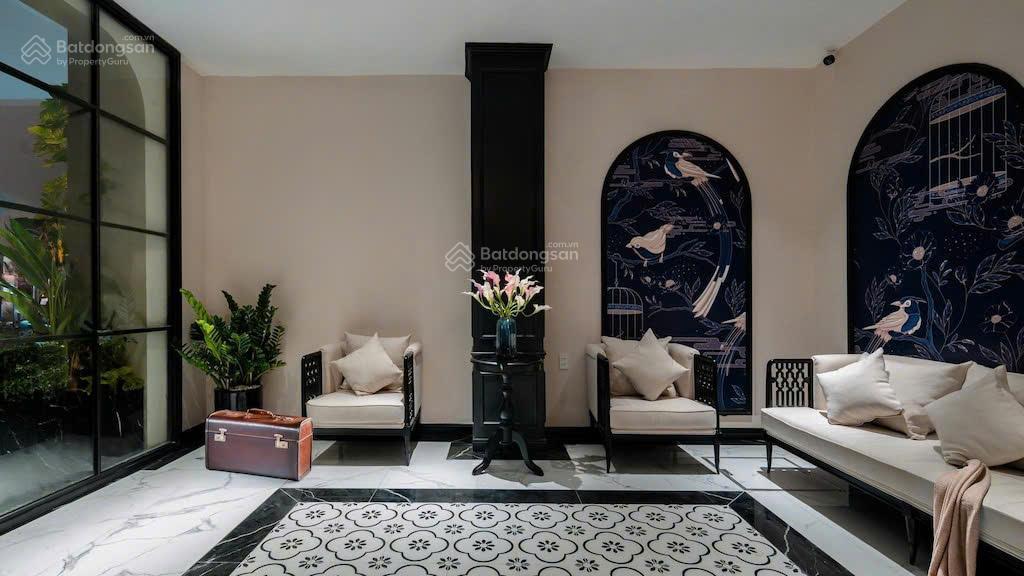 Bán khách sạn trung tâm phố tây nha trang  mặt tiền nguyễn thị minh khai  dòng tiền 120tr/tháng