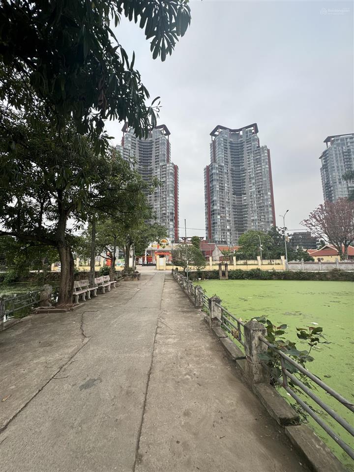 Hàng hiếm 200m full thổ tại phụng công, tách 2 vô tư, giá mềm