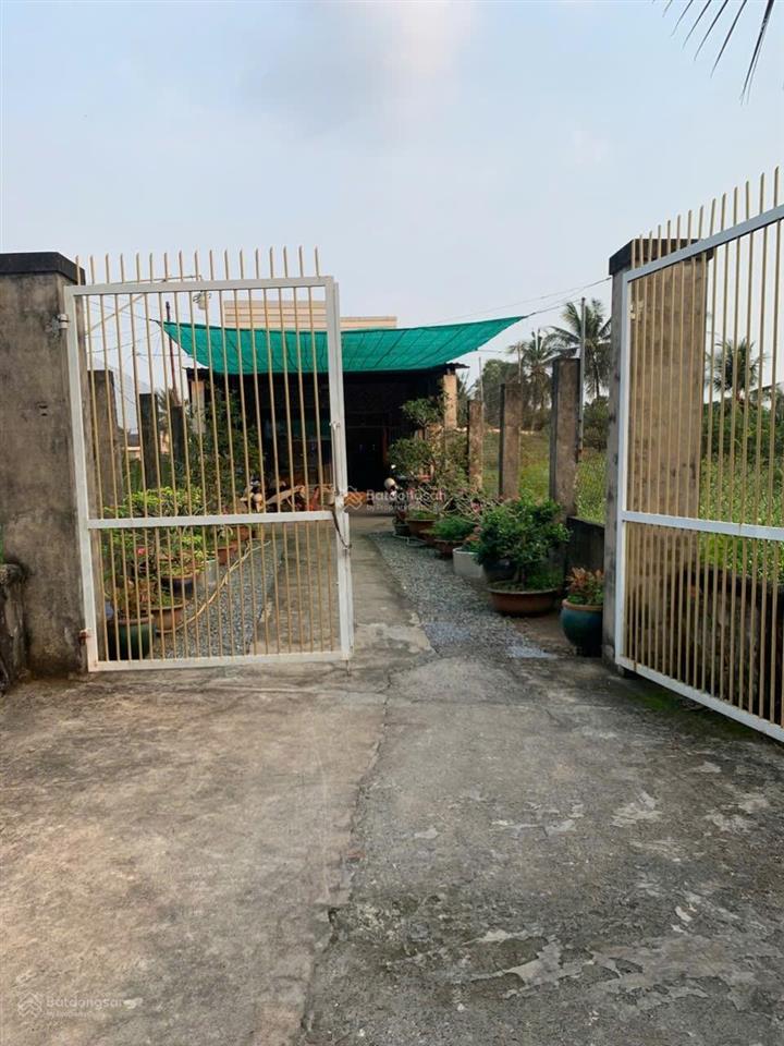 Chính chủ bán nhà 303,3m2 mặt tiền đường 7m cách ql1a 100m