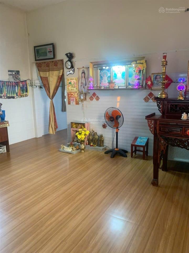 Chính chủ bán nhà 303,3m2 mặt tiền đường 7m cách ql1a 100m