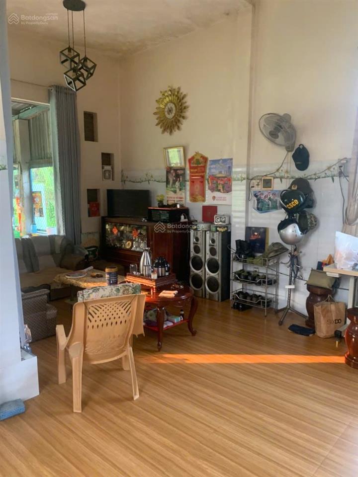 Chính chủ bán nhà 303,3m2 mặt tiền đường 7m cách ql1a 100m