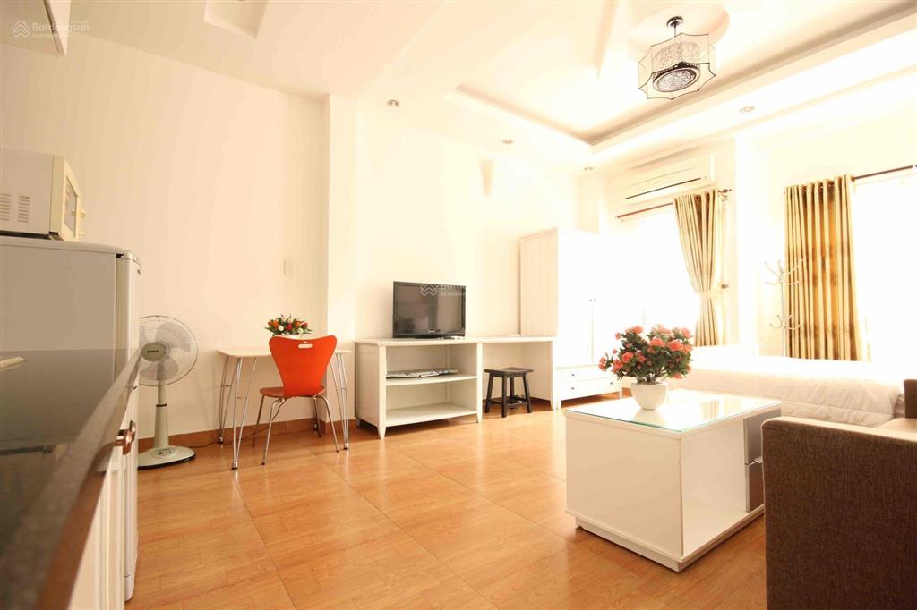 Căn hộ dịch vụ studio có bếp, ban công tại 385/16 nguyễn trãi, quận 1