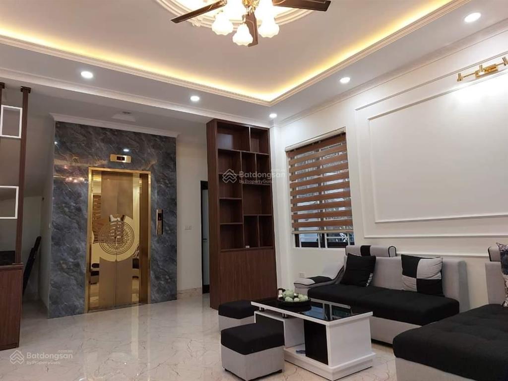 Chính chủ bán nhà mặt phố đường nguyễn trường tộ, ba đình, hà nội, dt 70m2, mt 6m, 3 tầng, 42 tỷ