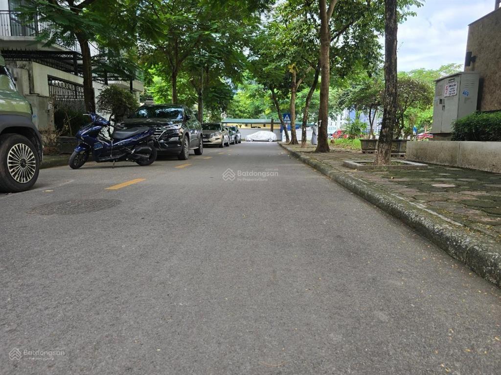 Bán gấp biệt thự khu nhà ở quốc hội, đường lương thế vinh, dt 150m2, mt 9m, 4 tầng, 53 tỷ