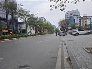 Bán nhà lô góc, mặt phố đường la thành, hà nội, dt 1720m2, mt 20m, 2 tầng