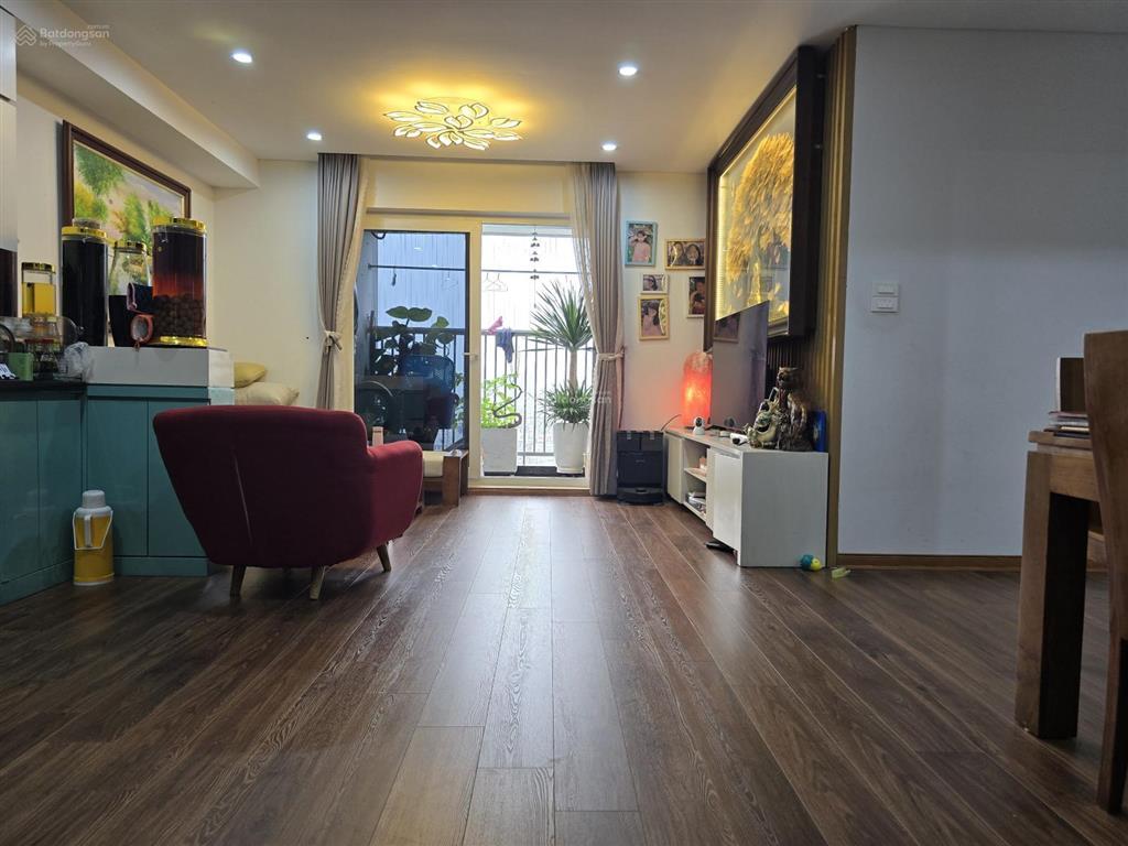 Bán căn cc lô góc ct2a1, kđt tây nam linh đàm, dt 135m2, 3pn, 2vs, 9 tỷ