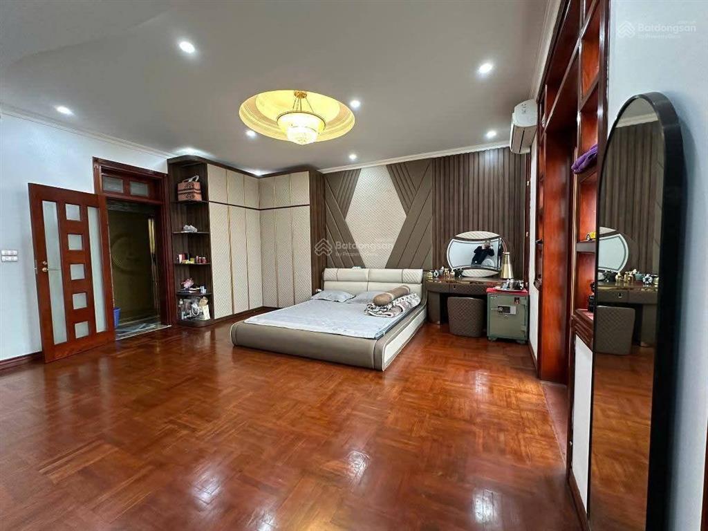 Chính chủ bán nhà khách sạn, mặt phố bãi cháy, quảng ninh, dt 130m2, mt 10m, 8 tầng tm, 20 tỷ
