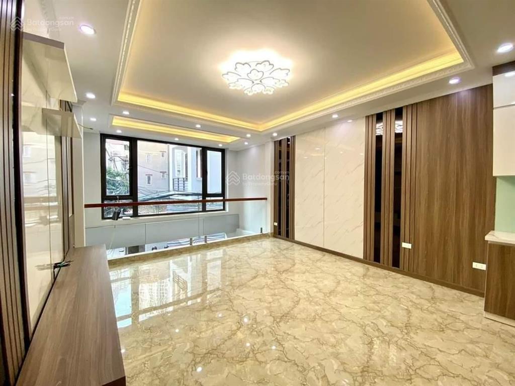 Chính chủ bán nhà lô góc, mặt phố cát linh, đống đa, hà nội, dt 60 m2, mt 6m, 5 tầng, 30 tỷ