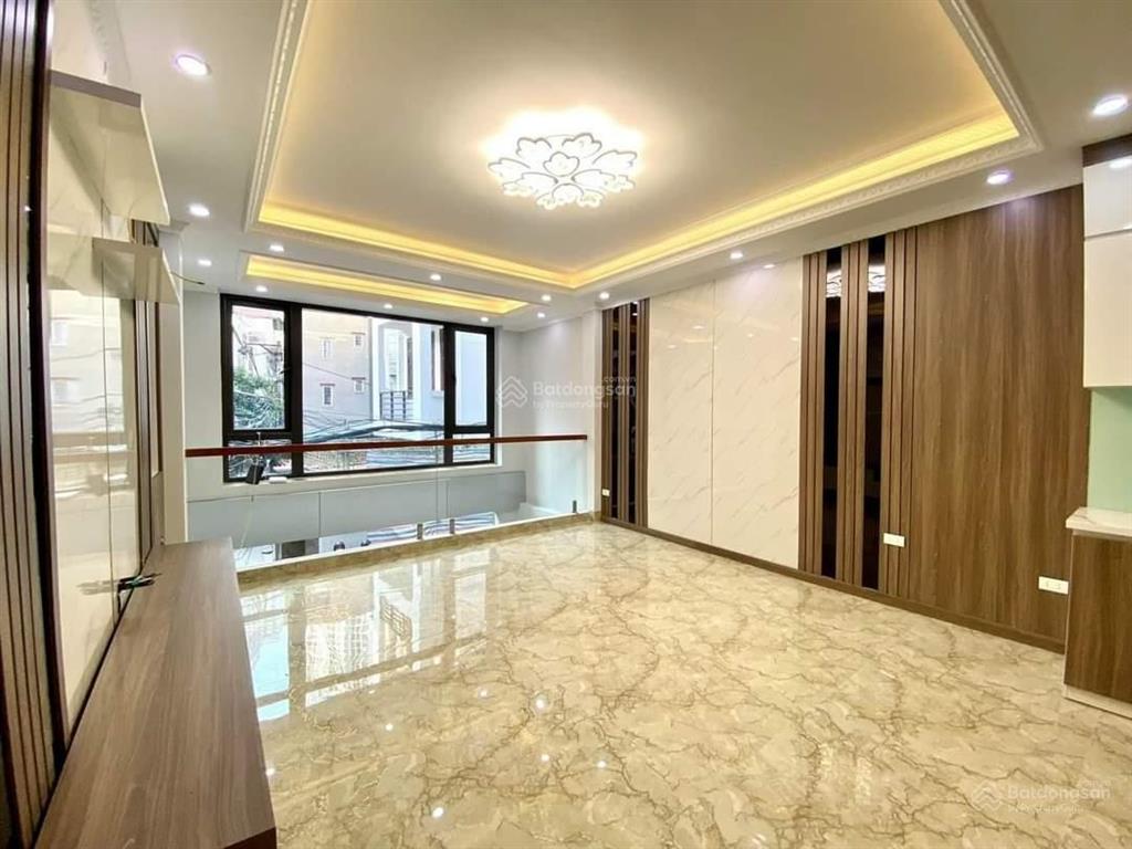 Chính chủ bán nhà lô góc, mặt phố cát linh, đống đa, hà nội, dt 60 m2, mt 6m, 5 tầng, 30 tỷ