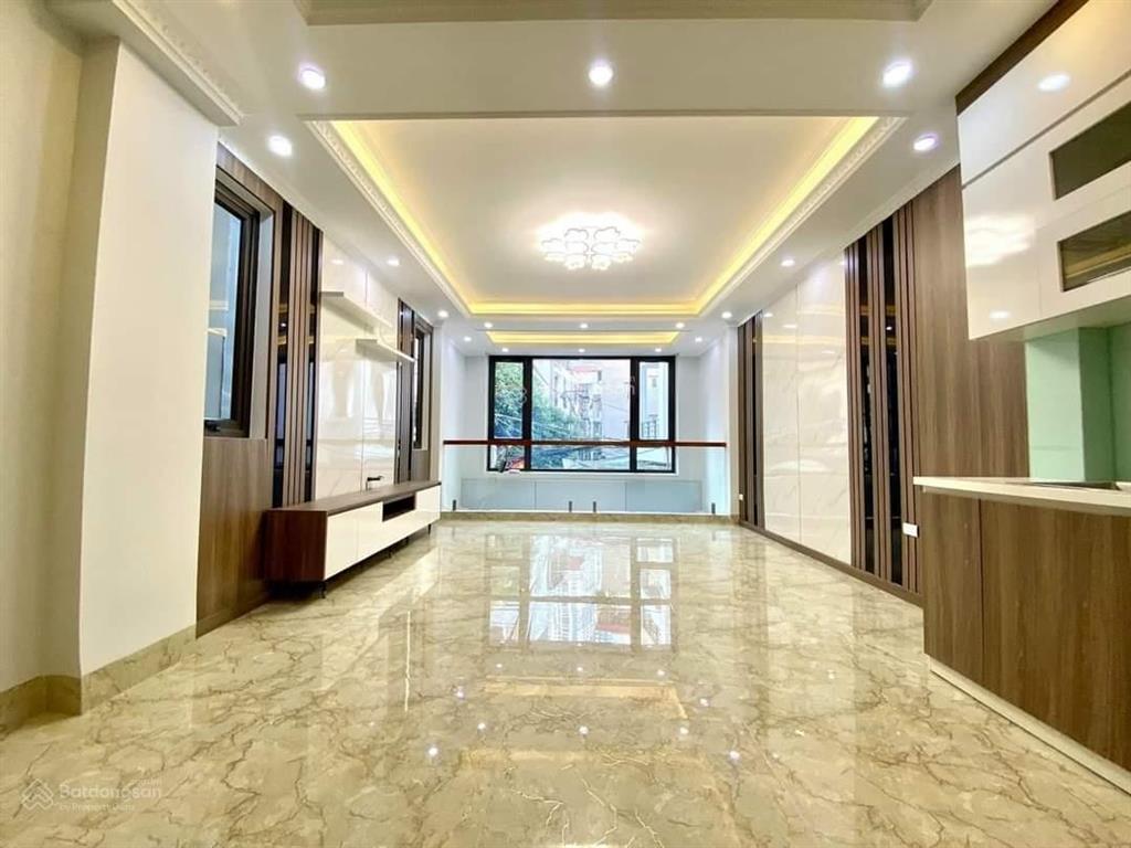 Chính chủ bán nhà lô góc, mặt phố cát linh, đống đa, hà nội, dt 60 m2, mt 6m, 5 tầng, 30 tỷ