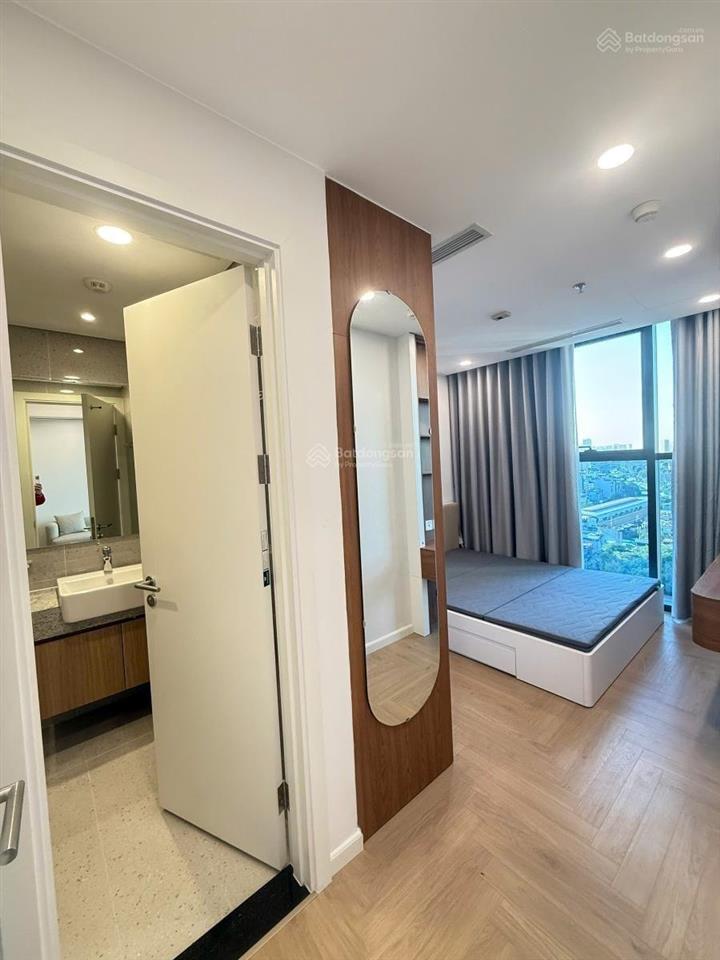 Bán căn hộ cc rox center 90 đường láng, đống đa, dt 70m2, 2pn2vs, 6,8 tỷ