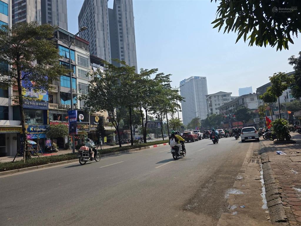 Bán nhà 2 mặt phố, phố ô chợ dừa  đê la thành, quận đống đa