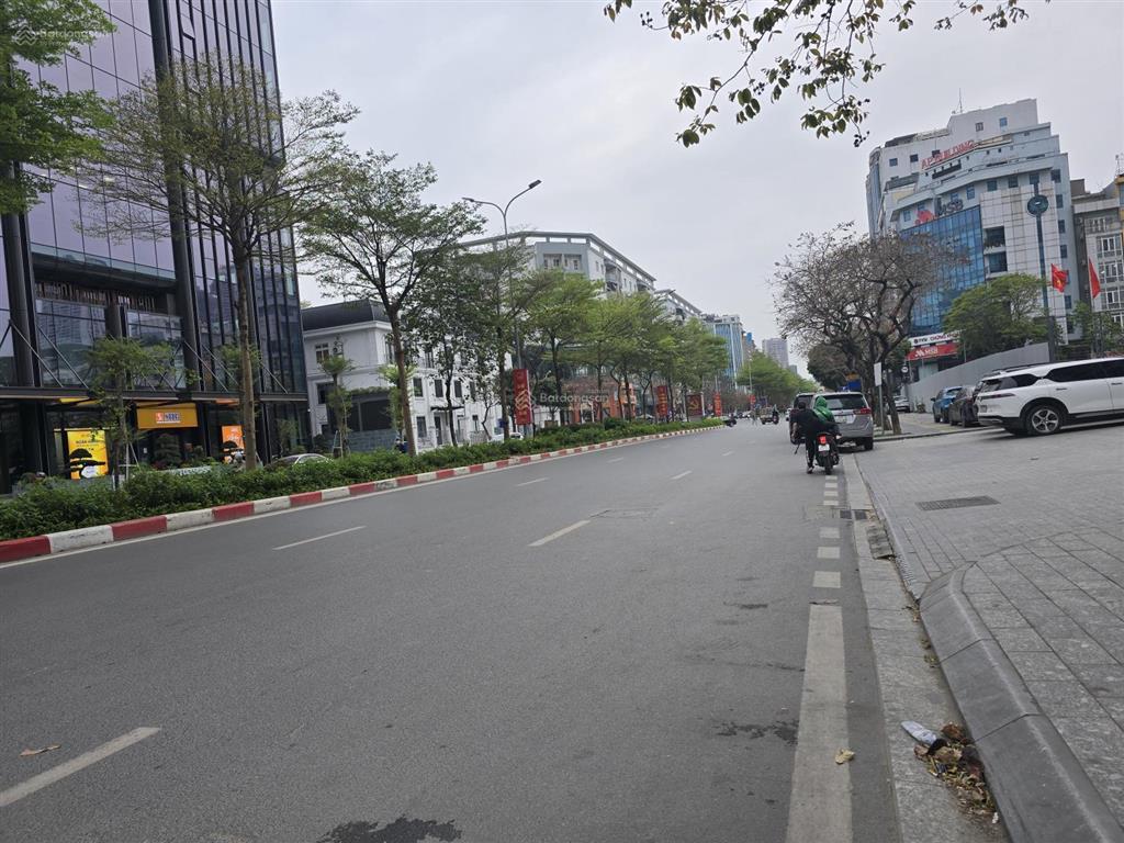 Bán nhà mặt phố nguyễn văn huyên, cầu giấy, dt 100m2, mt 5m, 3 tầng, 42 tỷ