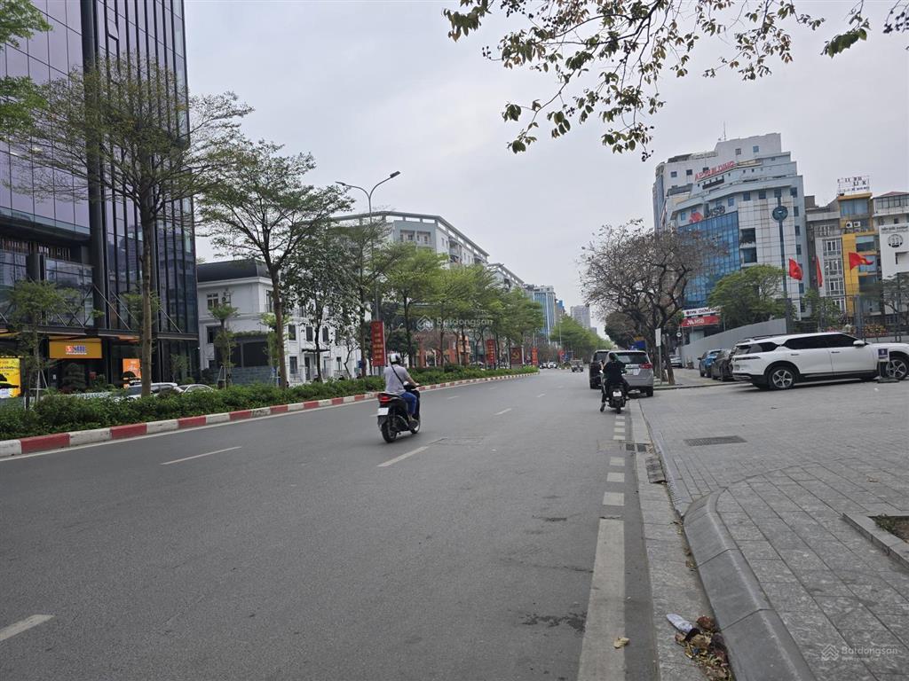 Bán nhà mặt phố nguyễn văn huyên, cầu giấy, dt 100m2, mt 5m, 3 tầng, 42 tỷ