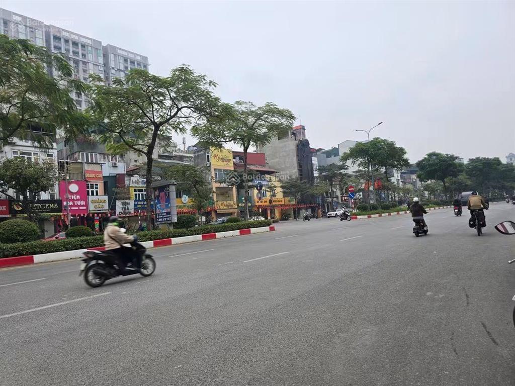 Ngộp bank, bán gấp nhà mặt phố khâm thiên, đống đa, dt 260m2, 3 tầng, 100 tỷ