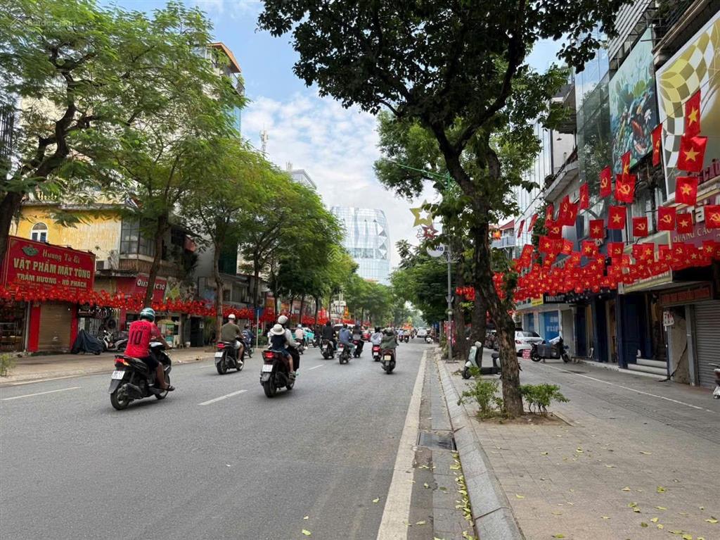 Ngộp bank, bán gấp nhà mặt phố khâm thiên, đống đa, dt 260m2, 3 tầng, 100 tỷ