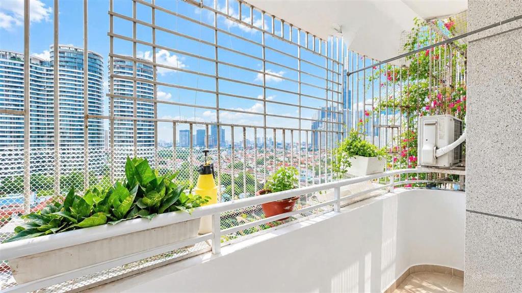 Bán gấp chung cư ngô tất tố, view l81 2pn nhà đẹp