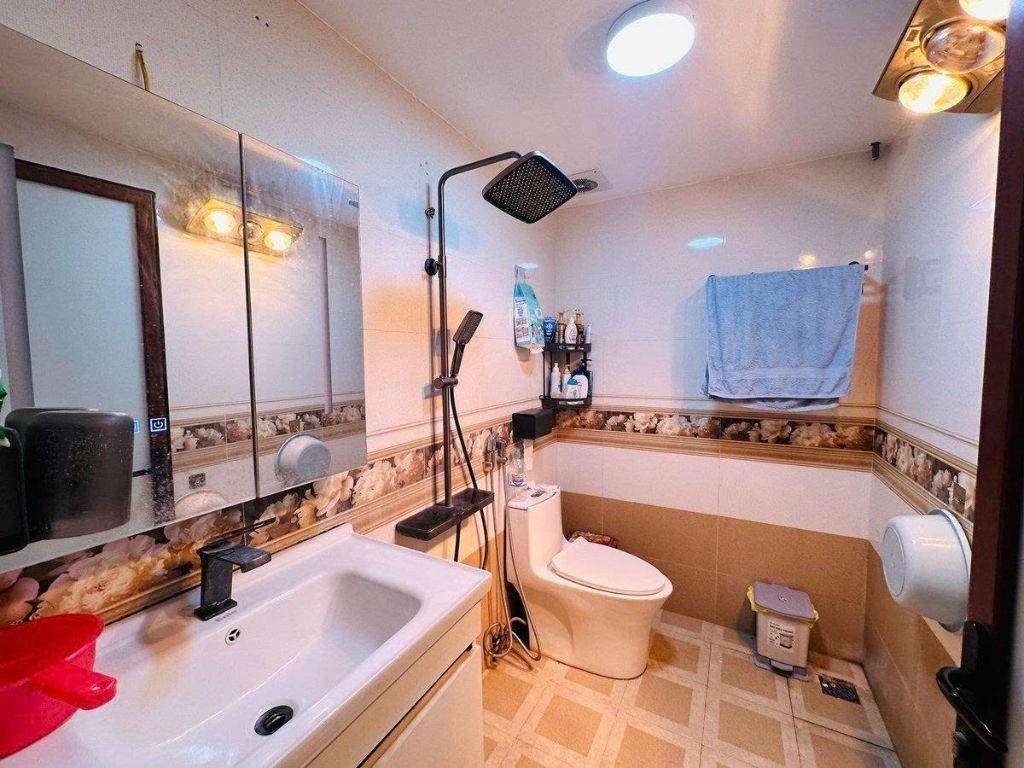 Bán gấp nhà đẹp 5 tầng mặt phố Lê Lợi, 68m2, mặt tiền 5m, thang máy, kinh doanh sầm uất, giá 27 tỷ