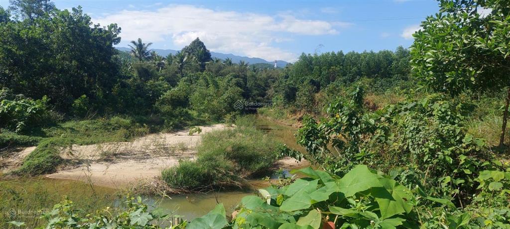 Bán nhà 228m2 đất ở toàn bộ, 3 phòng ngủ, ở hòa phú giá rẻ chỉ 1,6 tỷ