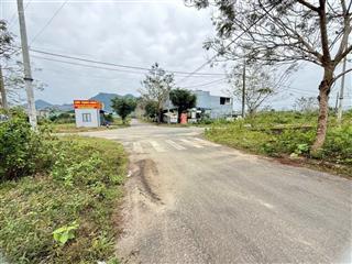 Bán lô gần góc ngã 4 vị trí đẹp view kênh, tái định cư nam nhà vườn, 125m2.