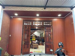 Bán nhà còn mới 2 phòng ngủ, 160m2 đất ở toàn bộ ở xã hòa phong.