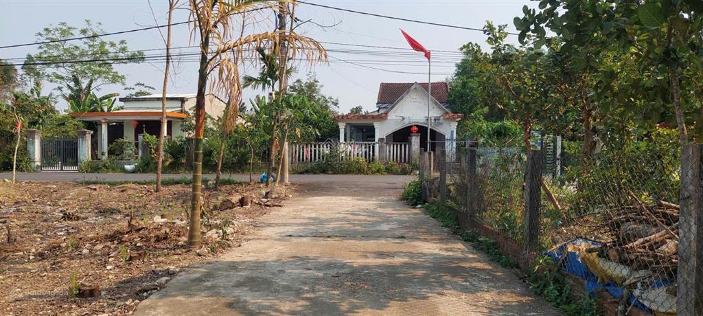 Bán nhà vườn diện tích rộng 1250m2 có 700m2 đất ở ngang 30m