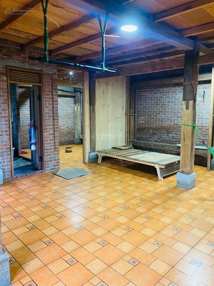 Bán nhà vườn 400m2 có 2 căn nhà gỗ đẹp, đang cho thuê 7 triệu tháng ở xã hòa phong.