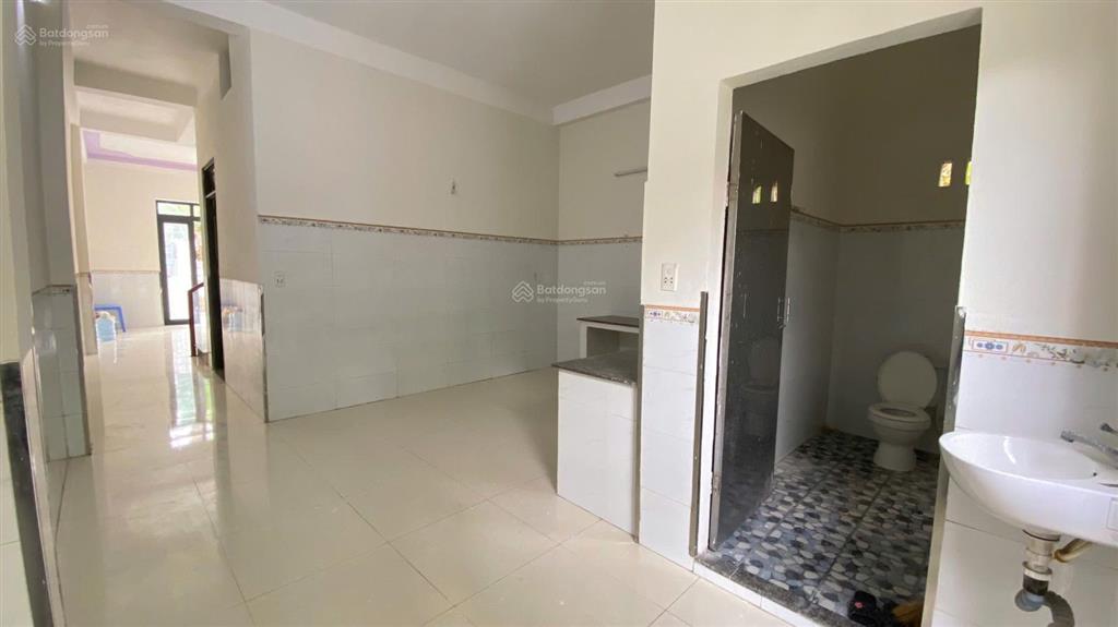 Bán nhà 2 tầng, 125m², có 3 phòng ngủ, không ngập lụt xã hòa phong, giá rẻ.