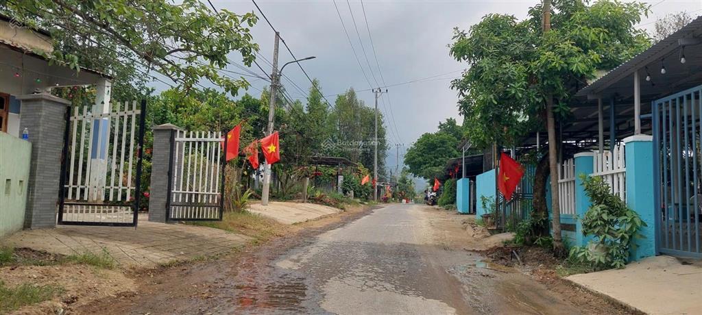 Đất mặt tiền đường nhựa 2 oto, 150m2 ngang 10m, giá chỉ 1.3 tỷ