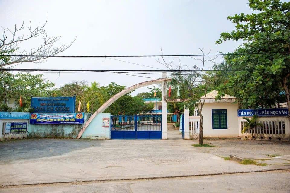 Bán nhà 2 mặt tiền đường nhựa dh5, 150m2, đường trường ông ích khiêm