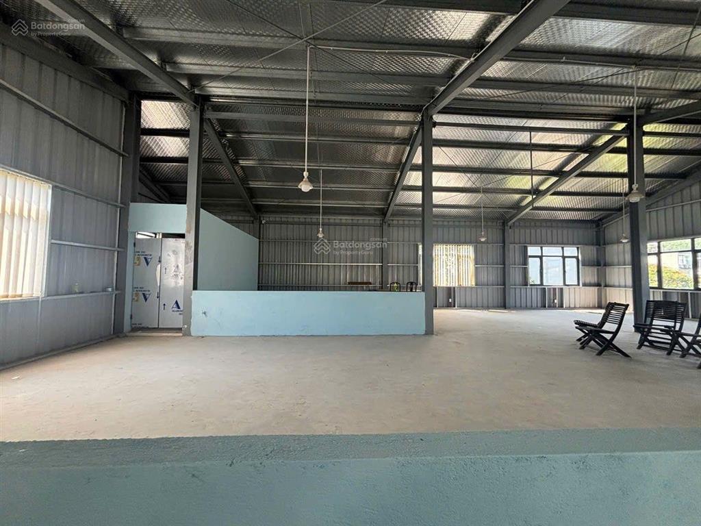 Bán kho 2 tầng, đường hoàng văn thái nối dài cũ, 554m2 đất ở đô thị