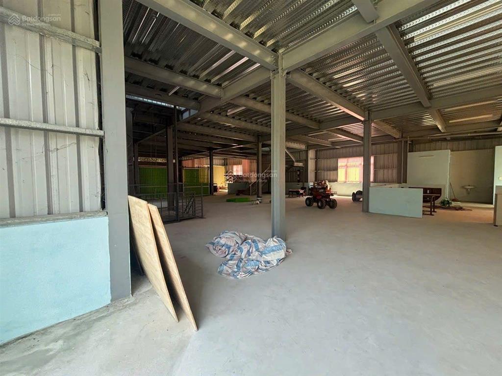 Bán kho 2 tầng, đường hoàng văn thái nối dài cũ, 554m2 đất ở đô thị
