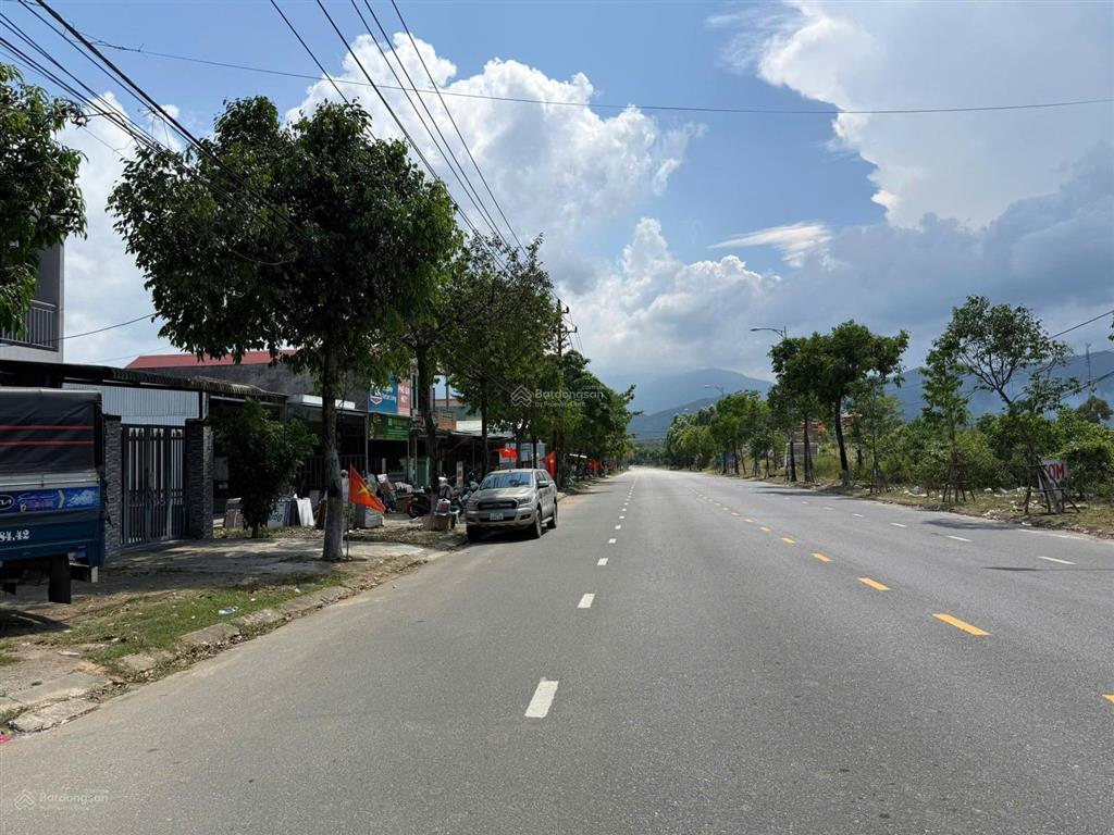 Đất mặt tiền đường hoàng văn thái nối dài củ, 320m2 đất ở ngang 10m.