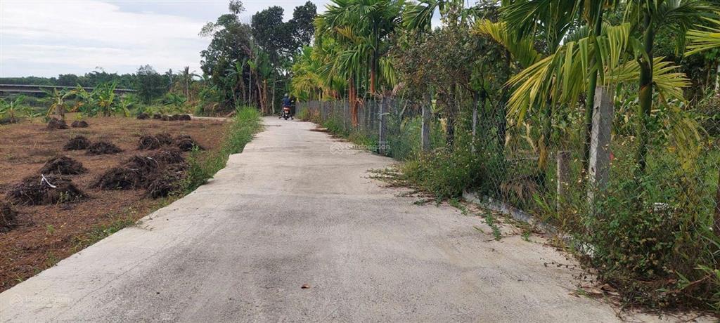 Đất view sông 2 mặt kiệt, 142m2 có 120m2 đất ở giá rẻ gía đầu tư 870 triệu.