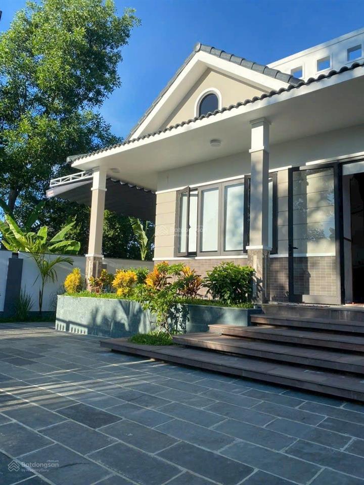 Bán nhà mái thái gần sông, 500m2 có 130m2 đất ở 2 mặt kiệt rất đẹp ngang rộng 32m