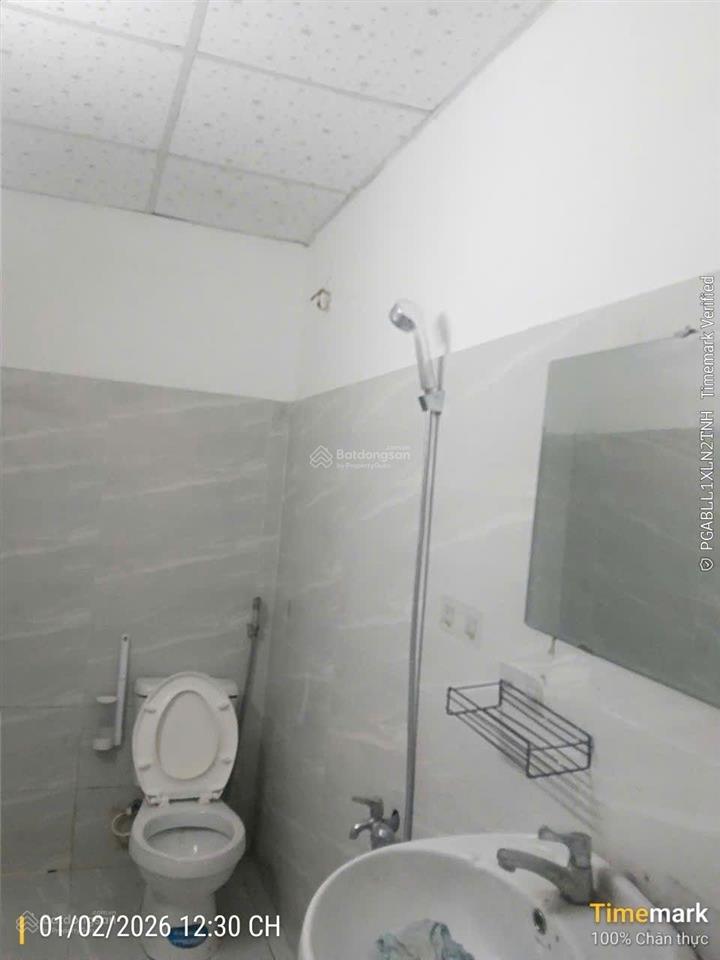 Bán nhà 112m2, để lại nội thất, đang buôn bán, đường 2 ô tô.